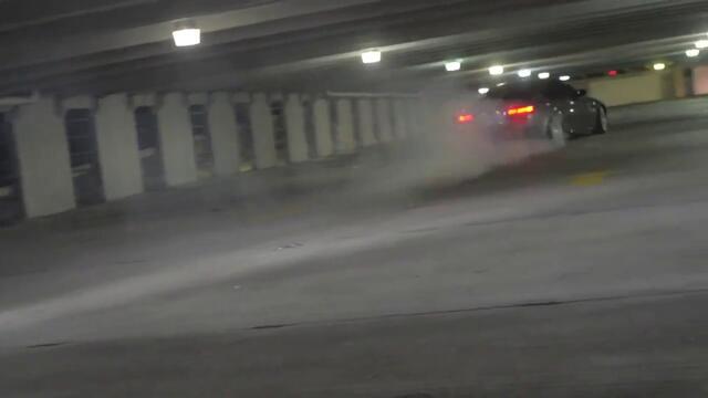 Bmw M3 E92 Burnout в подземния паркинг! ! www.streetcustomsbg.at.ua