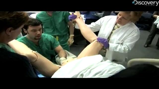 Бременен Робот - Кукла Тренира Студенти на Упражнения - Раждане на Бебе