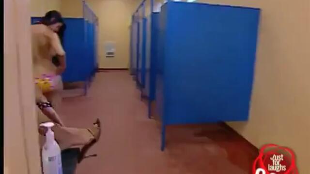 Скрита камера -  тоалетни !!!