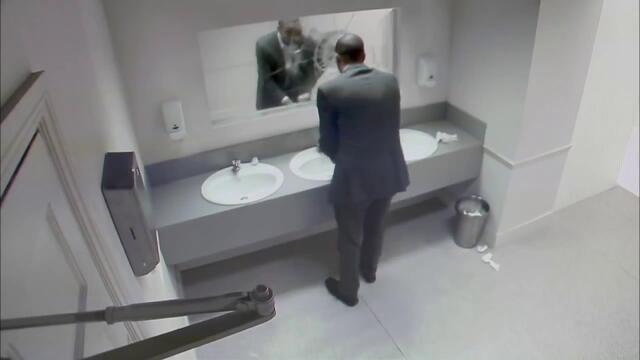 Огледалото в банята... (Видео)