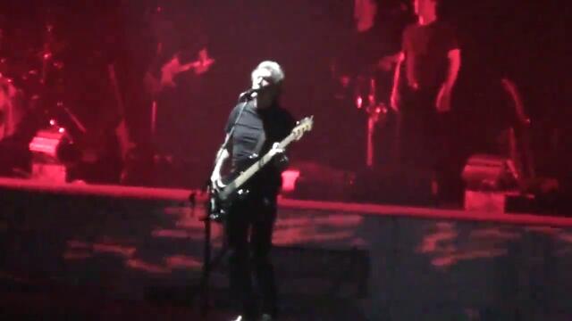 Roger Waters (HD) - The Wall (Live) - Another Brick In The Wall - Part 1