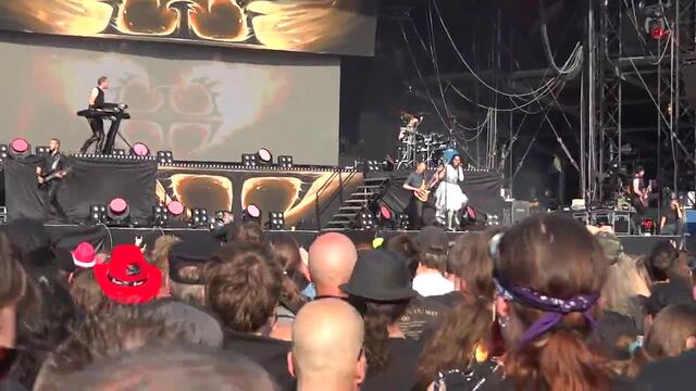 Within Temptation - In the Middle Of The Night [Graspop 2013]