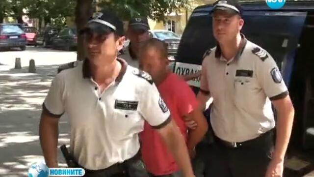 Измамник лъже възрастни жени, задига им златните накити