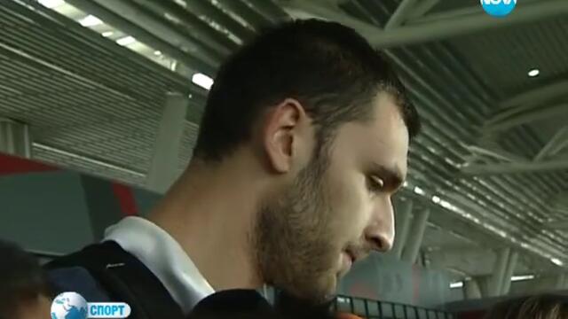 Верни фенове посрещнаха волейболните национали на летището