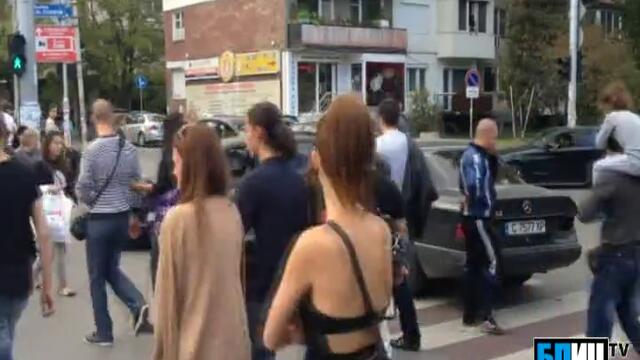 Зрелищна катастрофа на входа на Южния парк образува километрично задръстване