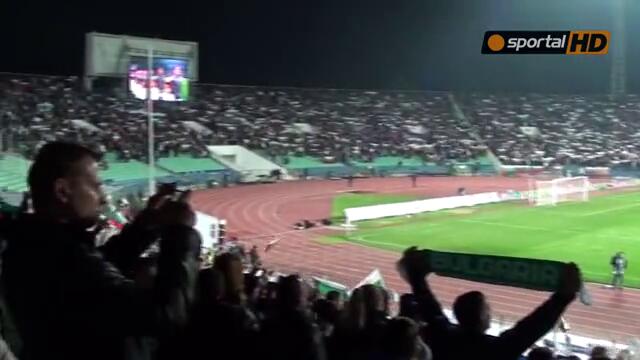 Над 30 000 пеят химна на мача България - Чехия