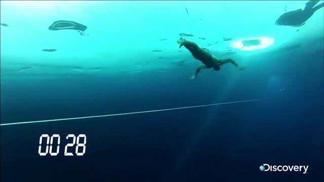 76.2 метра под ледената вода - Stig Severinsen поставя Световен рекорд на Гинес ..