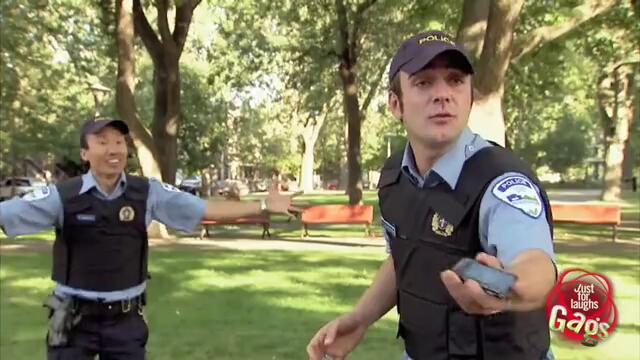 Скрита камера - Cops In Love Prank