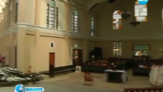 Хиляди се стекоха на служби в разрушени от тайфуна „хайян” църкви