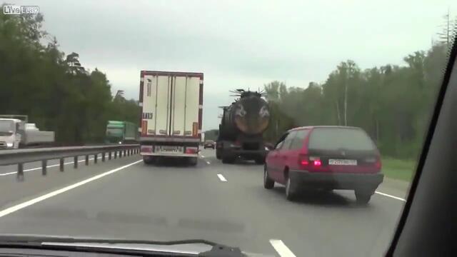 По пътищата на Русия .. щур камион готов за апокалипсиса !!!
