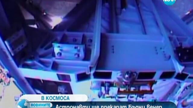 Двама астронавти посрещат Рождество Христово в открития Космос