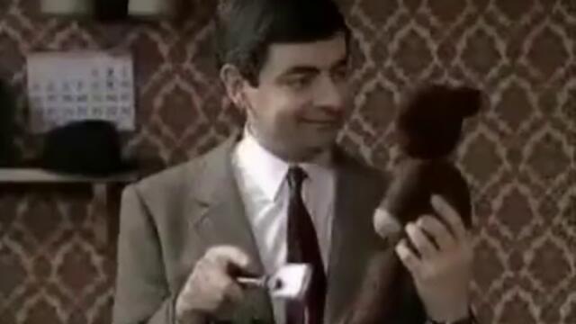 Mr. Bean боядисва кащата си
