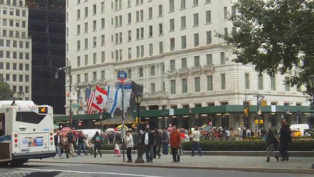 Hotel Plazza in New York - Хотелът, в който е сниман САМ ВКЪЩИ 2