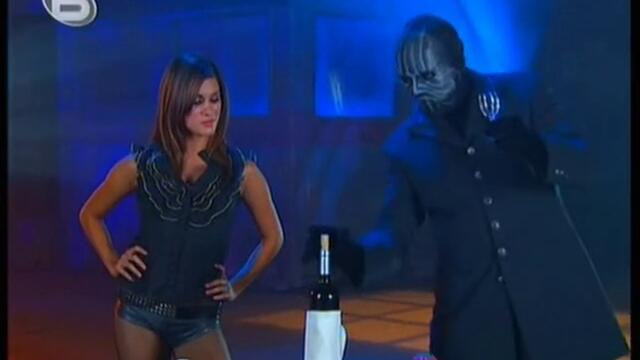 18+ Асистентката вади игла с конец от стомаха си - Разбулените тайни на Магията