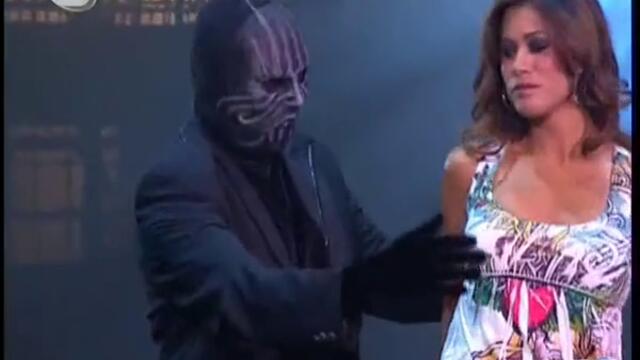 Левитираща жена - Разбулените тайни на магията