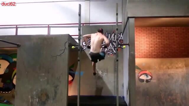 Не е важно че падна , а това че показа сила и воля!