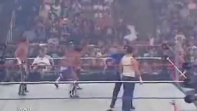 Hornswoggle wins the Cruiserweight Championship(ipad)