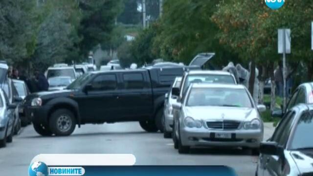 Откриха автомобил, пълен с оръжия и боеприпаси в Атина
