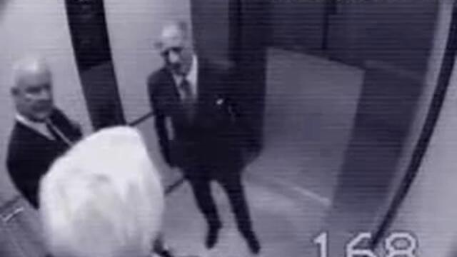 Най-бързия асансьор в света-Смях!