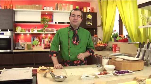 Бутерки с кренвирш и кисело зеле - Кухнята на Звездев