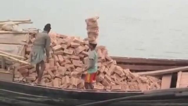 Ето така се носят тухли
