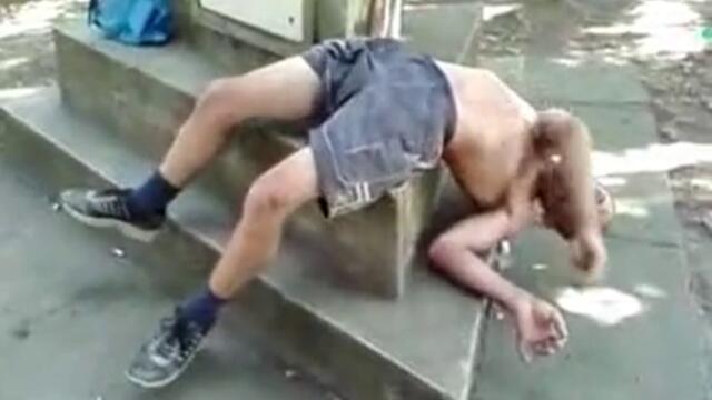 Нова руска поза за спане (смях)