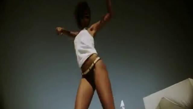 Andreea Banica – Love in Brasil