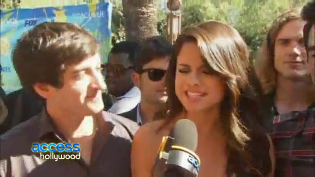 Интервю с Джъстин Бийбър и Селена Гомез ( Teen Choice Awards 2011 )