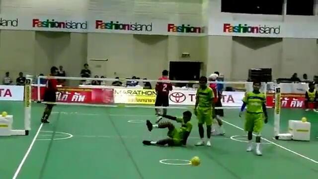 Волейбол с крака !!!