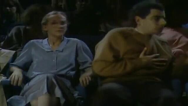 Mr. Bean - Гледа страшен филм