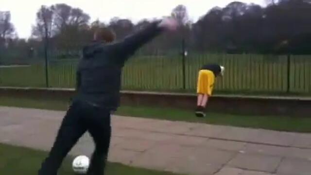 Този си смаза главата