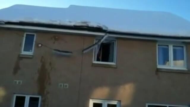 Как се маха снега от покрива