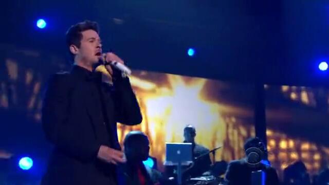 Lil' Wayne ft Robin Thicke - Tie My Hands ( Live at Grammy )