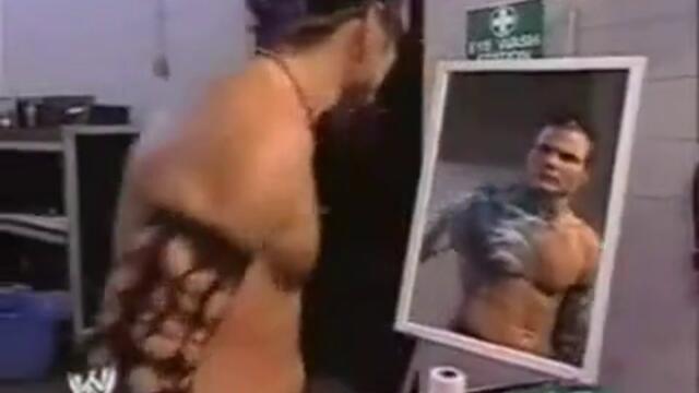 Jeff Hardy си рисува тялото