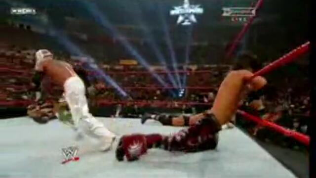 Реи Мистерио прави 619 на Морисан