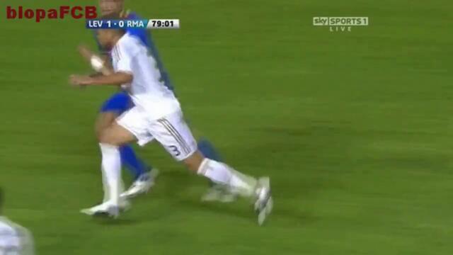 Ужасно агресивно поведение на Pepe от Реал Мадрид