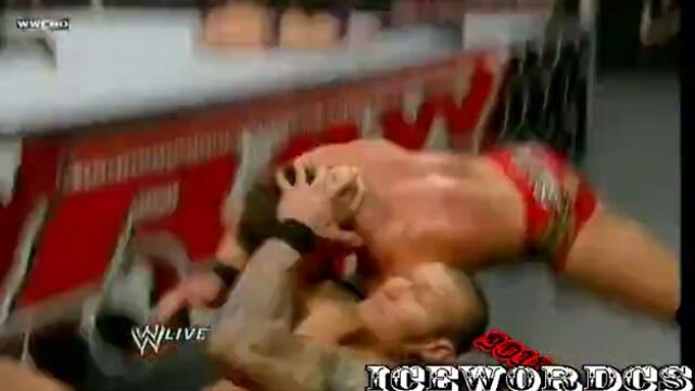Randy Orton забожда Ddt на Cody Rhodes и Rko на Ted Dibiase