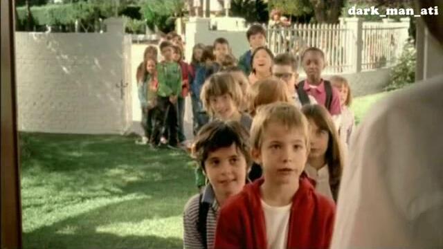 Те искат да акат в нашата тоалетна .. Реклама!