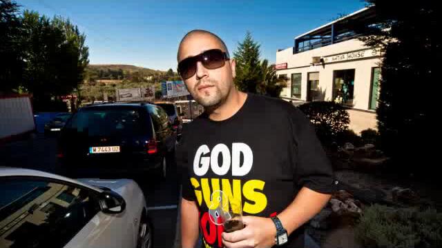 Бате Сашо - Птиците Умират Сами ft. Светленцето