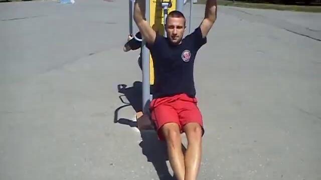 Street Fitness изрод от България (Набиране 1 ръка)
