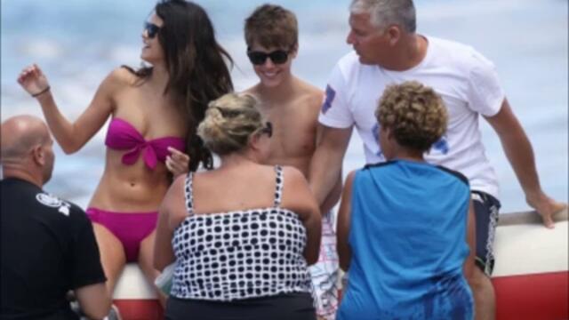 Justin Bieber and Selena Gomez Vacationing in Hawaii