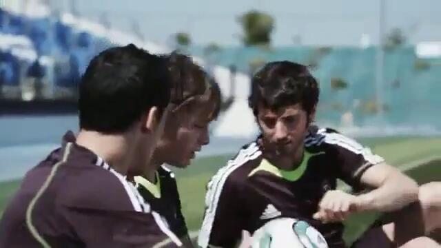 Страхотна реклама на Адидас! С Реал Мадрид и Барселона 2011