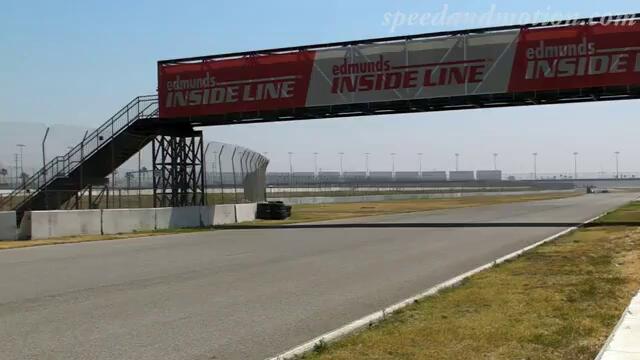 Ето това трябва да се виде! Катеричка срещу Lamborghini