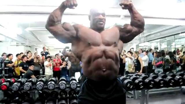 Краля на Културизма Рони Колман