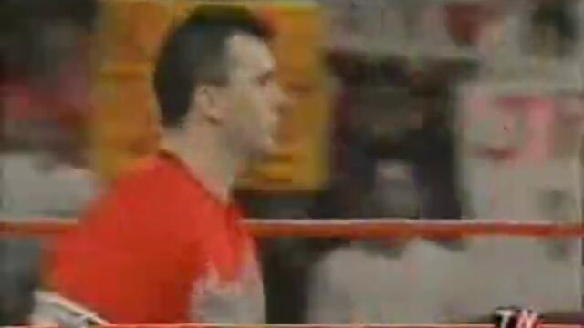WWE - RAW 2001 - Shane McMahon vs The Rock (Street Fight)