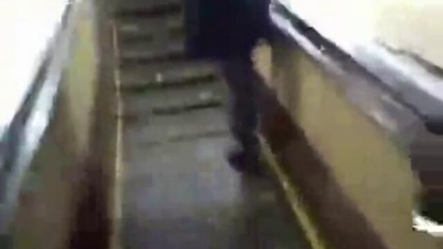 Oli glava razbiva lampa