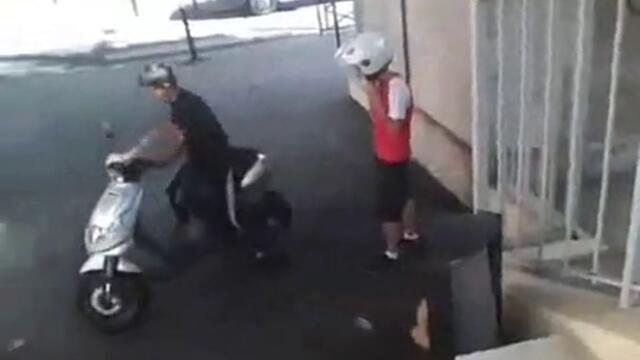 Ето за това не дават на деца да карат скутери :)