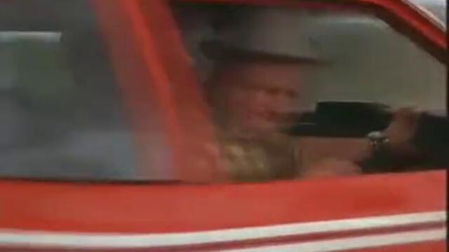 Каскада с кола и голям звуков ефект!