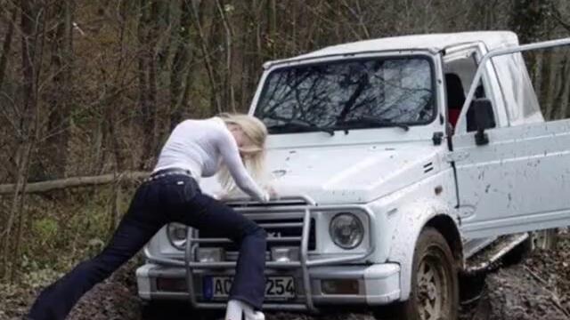 Затънали жени шофьорки С М Я Х !!!