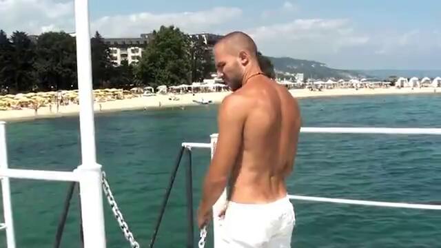 аре че спасителя идва да ме пребие